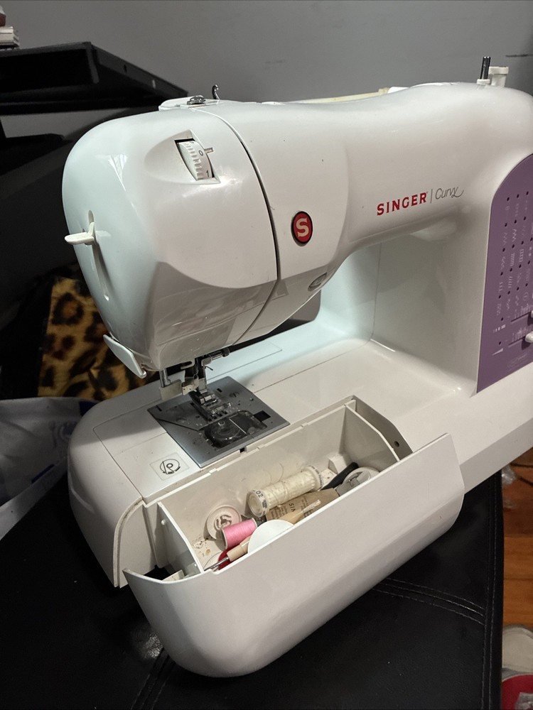 Singer | Curvy 8763 Sewing Machine GREAT CONDITION