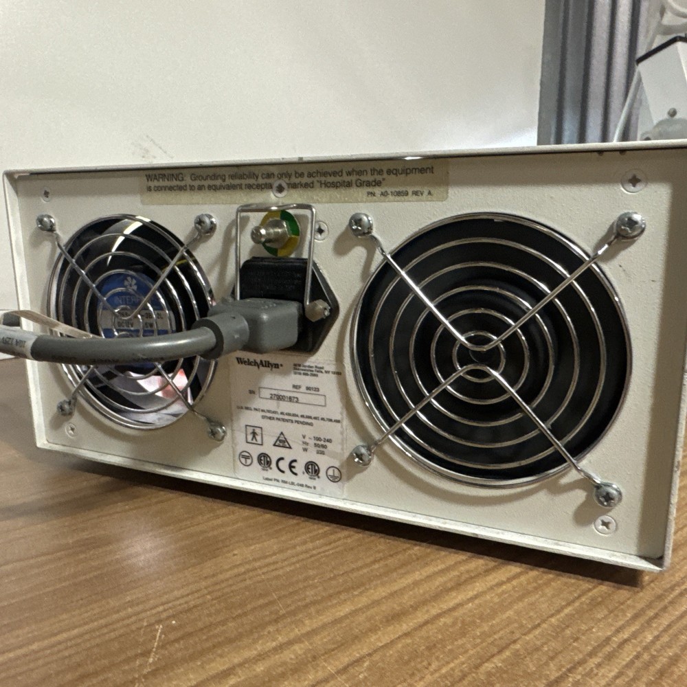 Welch Allyn CL300 Surgical Illuminator Light Source Working Tested