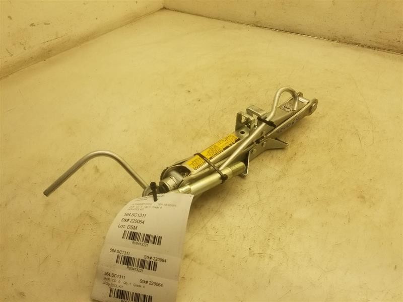 2011 SCION XB JACK WITH TOOL KIT