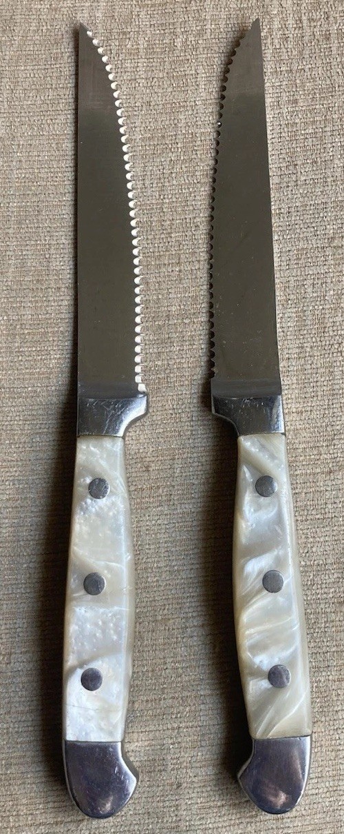 Vintage Pair of Oneida B907KSSA Pearl Crest Stainless Steel 9.25" Steak Knives