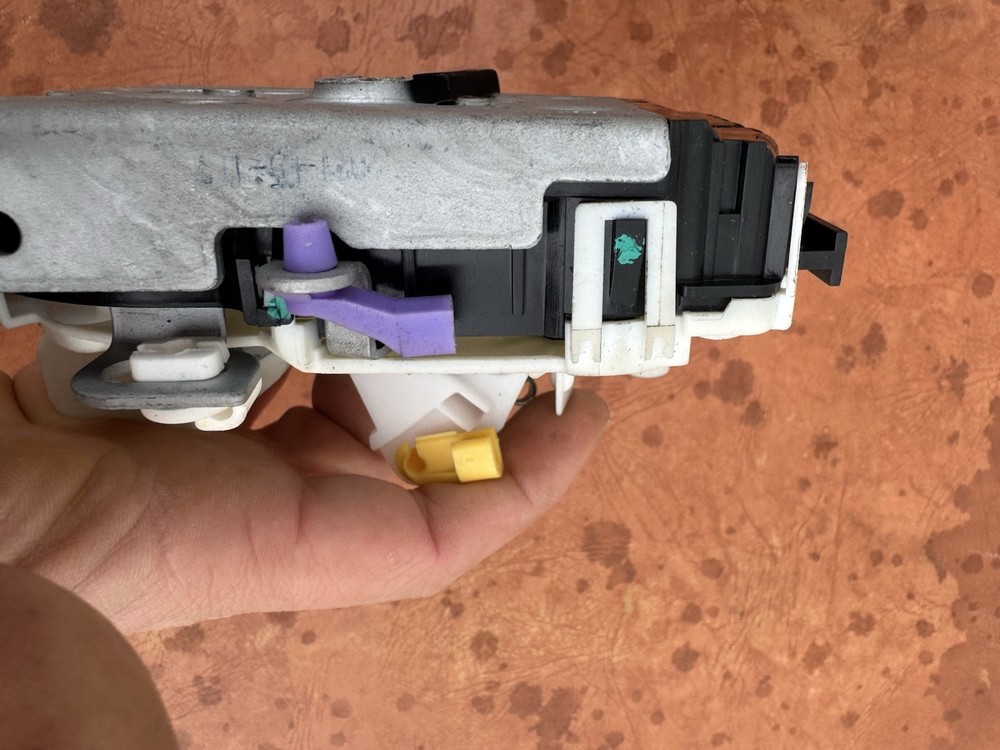 Door Lock Actuator Dla31081