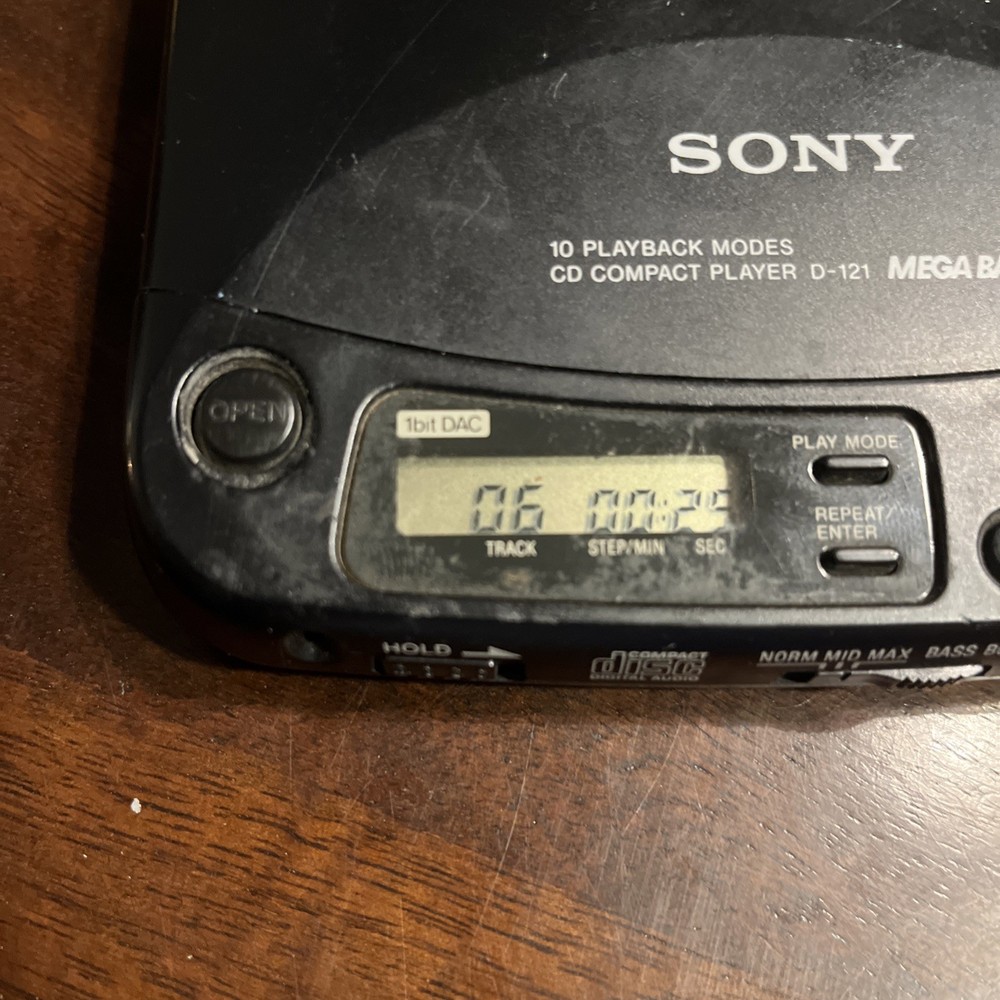 Sony Discman D-121 CD Player Walkman Portable Compact Disc Player Tested READ