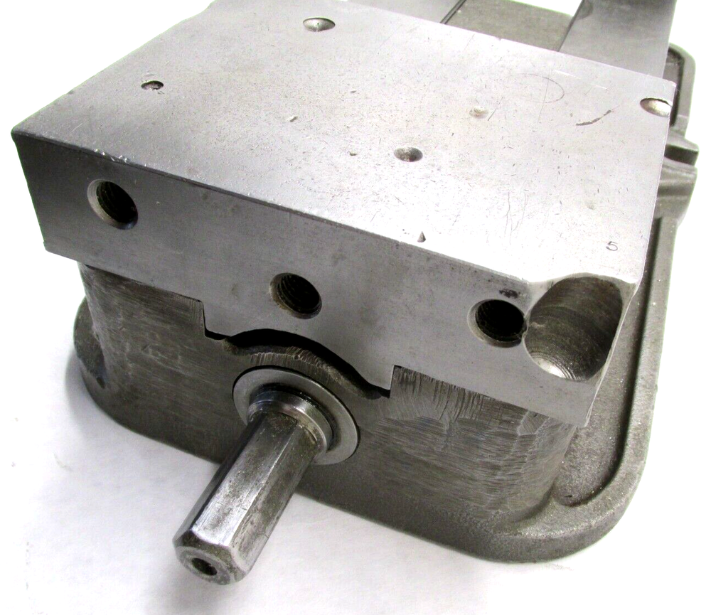 KURT ANGLOCK 6" MILLING MACHINE VISE - #D675