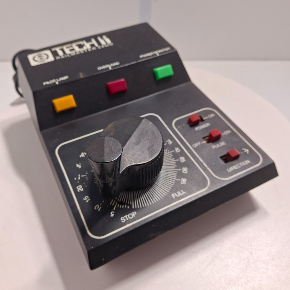 MRC Tech II Railmaster 2400 Model Train Control