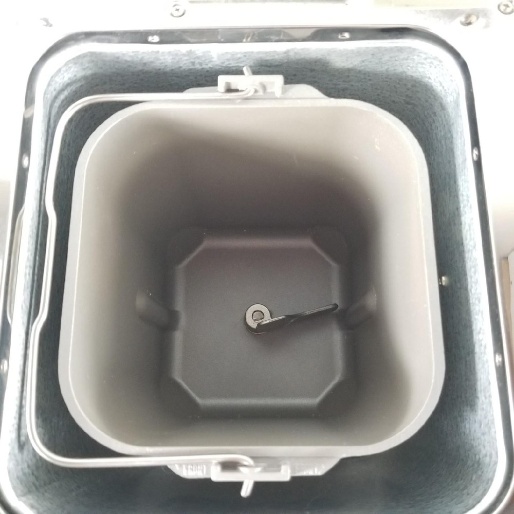 Toastmaster Corner Bakery Bread Maker Bread Box Dessert Machine 1183N & Cookbook