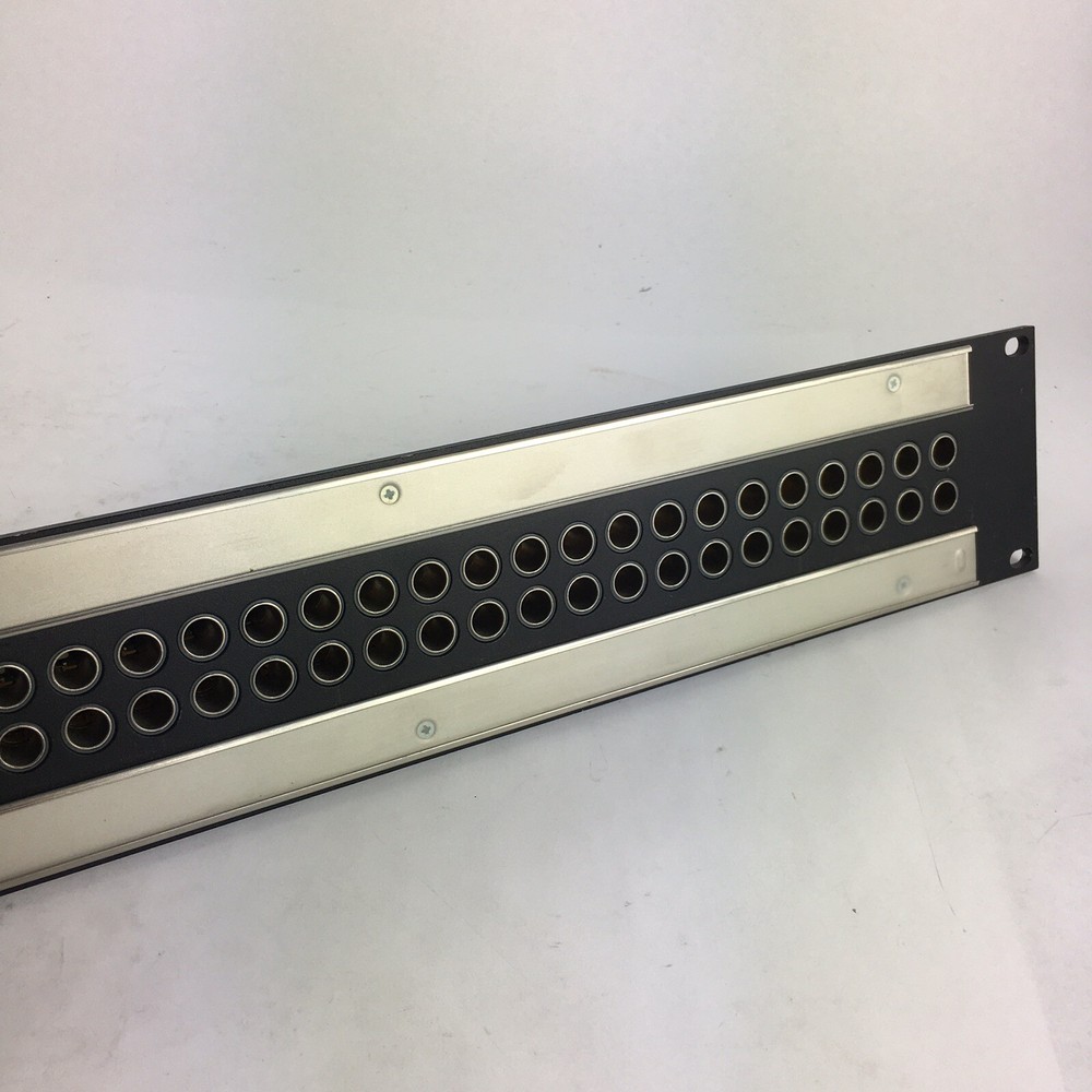 Bittree B52T-2WTHD 2x26 2RU Panel Black Normalling Terminating Audio Patchbay