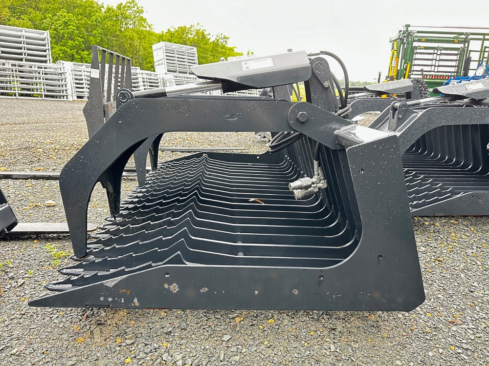 Stout 69-3B Grapple w/ Skid Steer Quick Attach