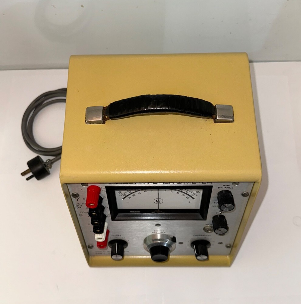 Vishay Instruments BAM-1 Bridge Amplifier/Meter – RCA Astro Space Lab