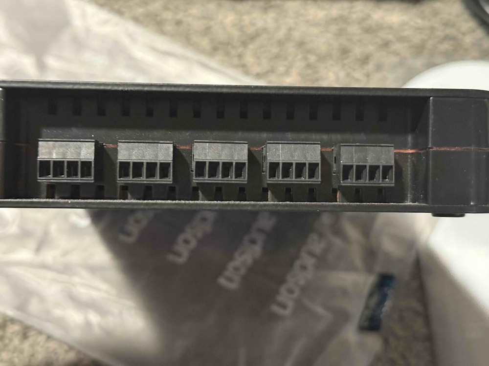 Audison Bit One Signal Interface Processor 8 Channel In Out One.1 w/ Box Cables