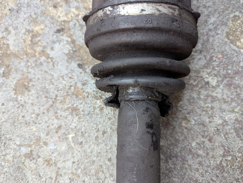 AUDI A4 B7 2.0 TDI AUTOMATIC 2006 LEFT RIGHT SIDE FRONT DRIVESHAFT 8E0407271BK