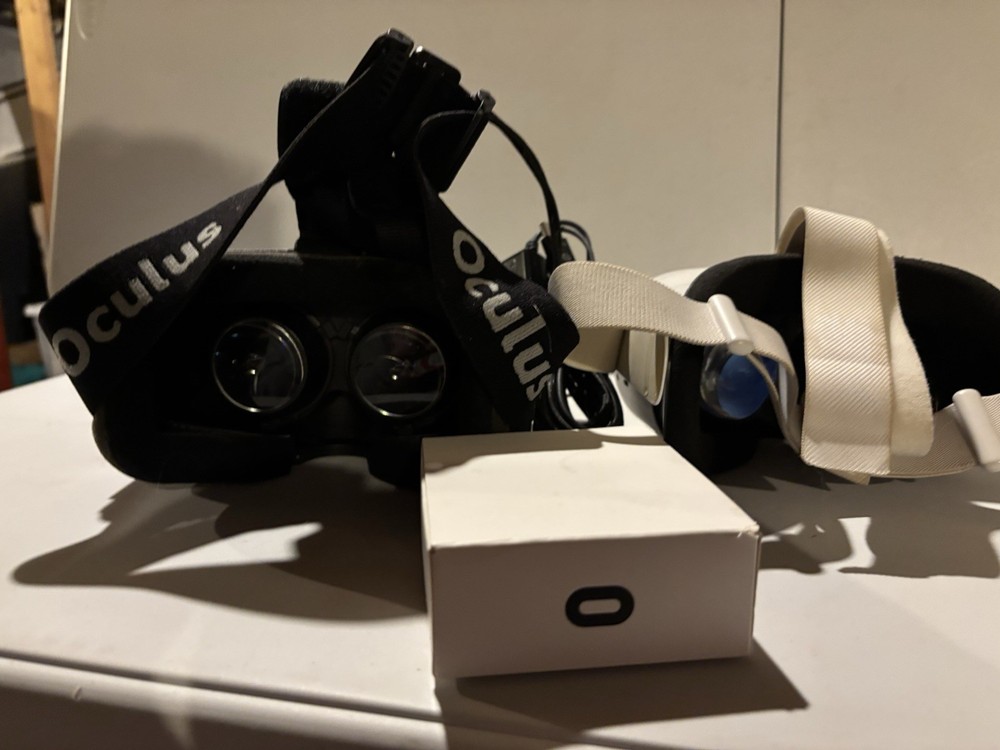 Meta Oculus Quest 2 128GB VR + Oculus Development Kit 2 w/ Pre-Downloaded Games