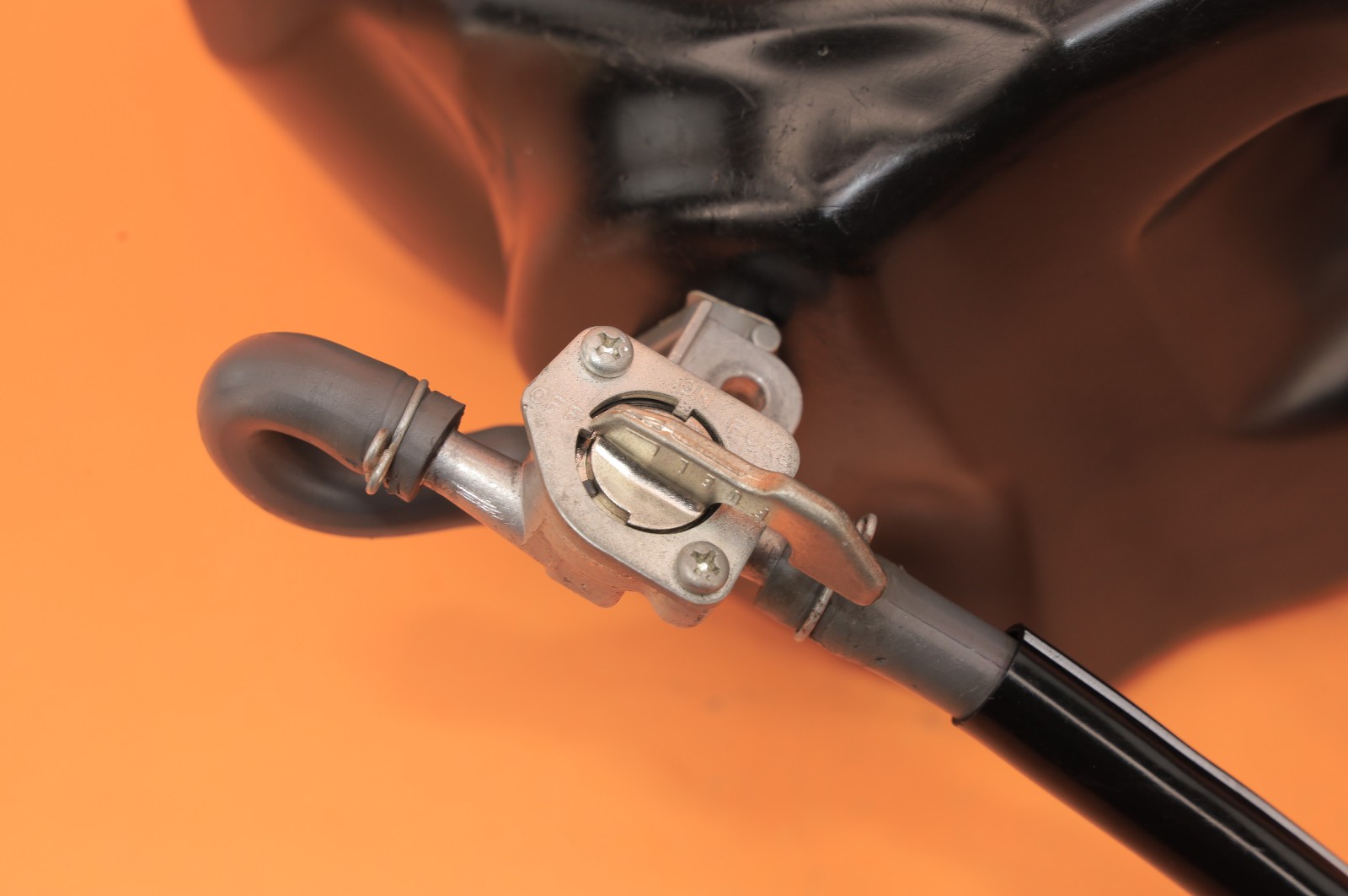 2007 04-09 CRF250R CRF250 OEM Gas Tank Fuel Cell Petrol Canister Cap Valve Mount