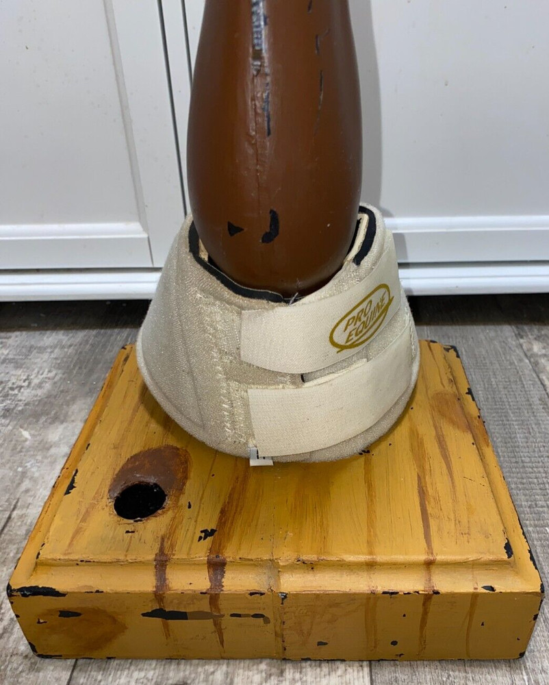 MEDIUM PRO EQUINE WHITE BELL BOOTS