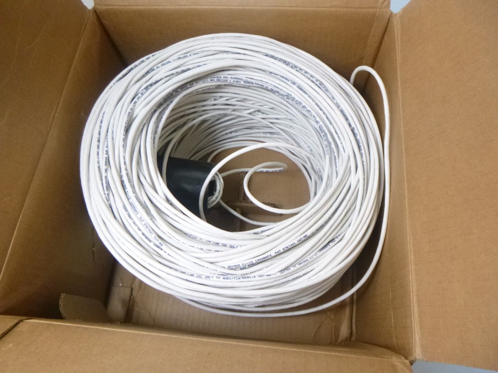 General Cable GenSPEED 5000 Cat-5e Network Cable 4PR 24AWG White 700+ Ft.