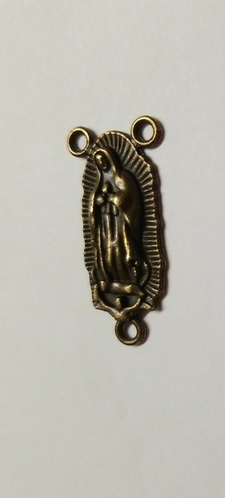 20 Rosary Centers Make Rosaries Part Centerpieces