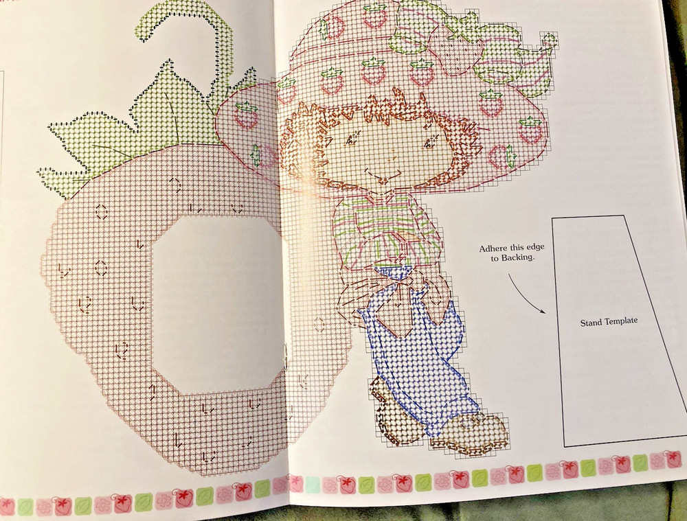 Plastic Canvas Patterns Leisure Arts Strawberry Shortcake Frames & Keepsake 3733