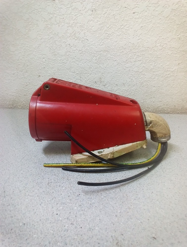 Mennekes 1268 Wall Mounted Socket 16-6h/400V