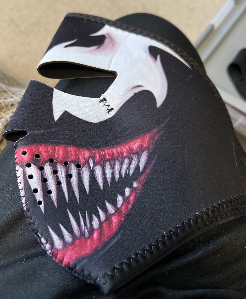 NEOPRENE FACE MASK PREOWNED, Great Condition.