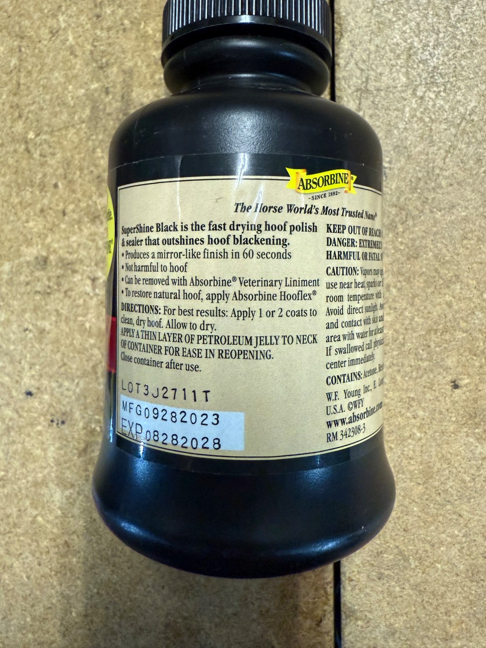 Absorbine SuperShine Fast Drying Hoof Polish & Sealer 8 Oz. Black