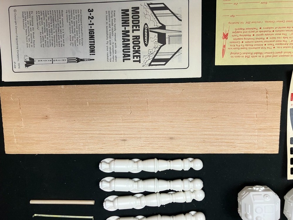 Centuri Space 1999 Eagle Transporter Flying Model Rocket Kit - Open - Complete