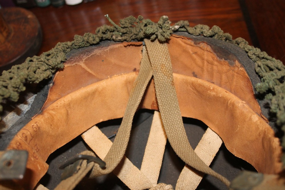 Superb Original WW2 British Paratrooper Helmet - 1944 Dated