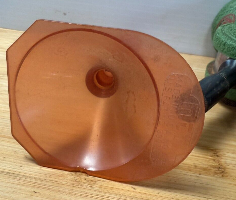 Redding Reloading Universal Powder Measure on Bracket w/2 Scoops & Funnel