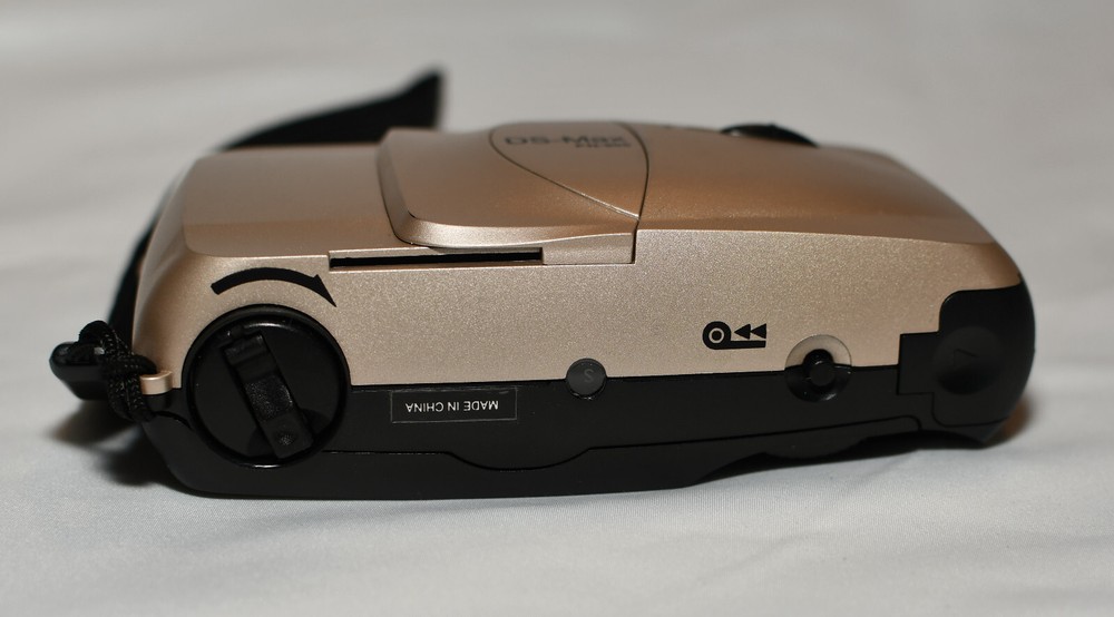 Used DS-Max Silver Camera (PN-955) 35mm Optical Lens w/ Optional Flash