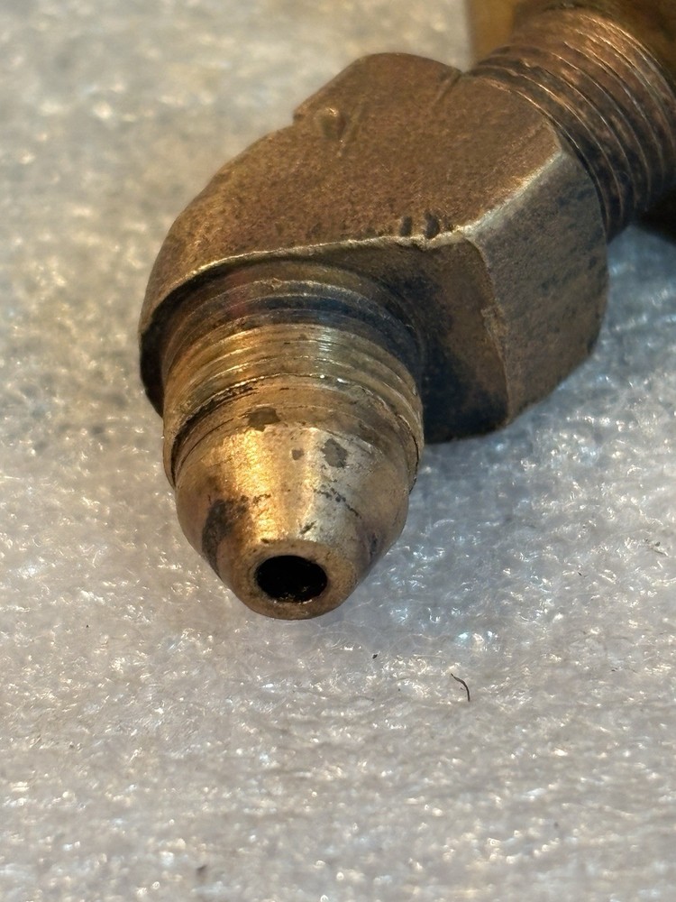 Coleman 252A MilSpec Lantern - Generator Seat with Wing Nut #4