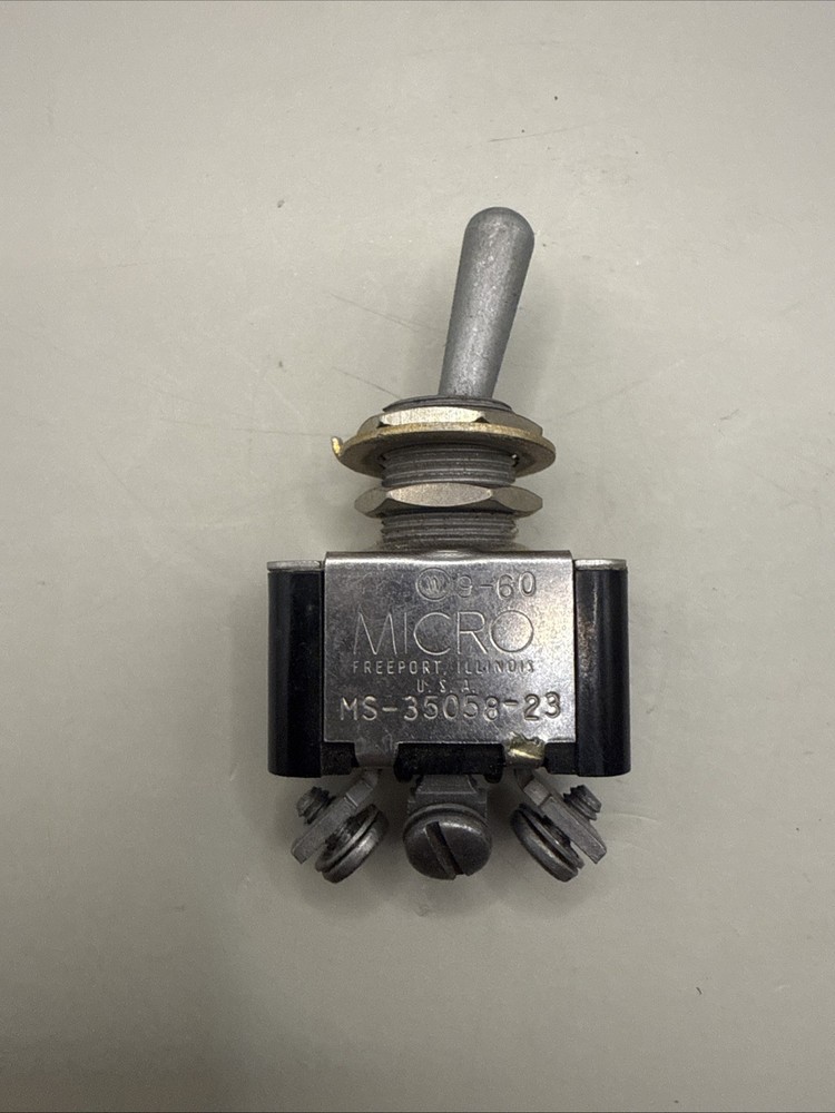 511TS1-3 MICRO SWITCH 2 POSITIONS  ON/ON Used