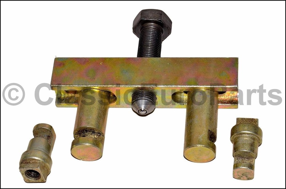 Heavy duty Timing belt and injection pump sprocket puller with 2+2 claws