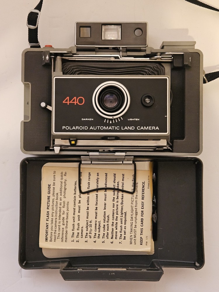 Polaroid 440 Land Camera *Working*