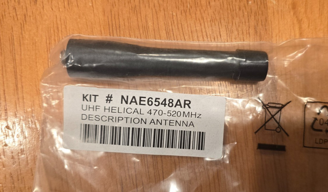 Motorola 470-520mhz NEW OEM NAE6548AR Stubby Antenna