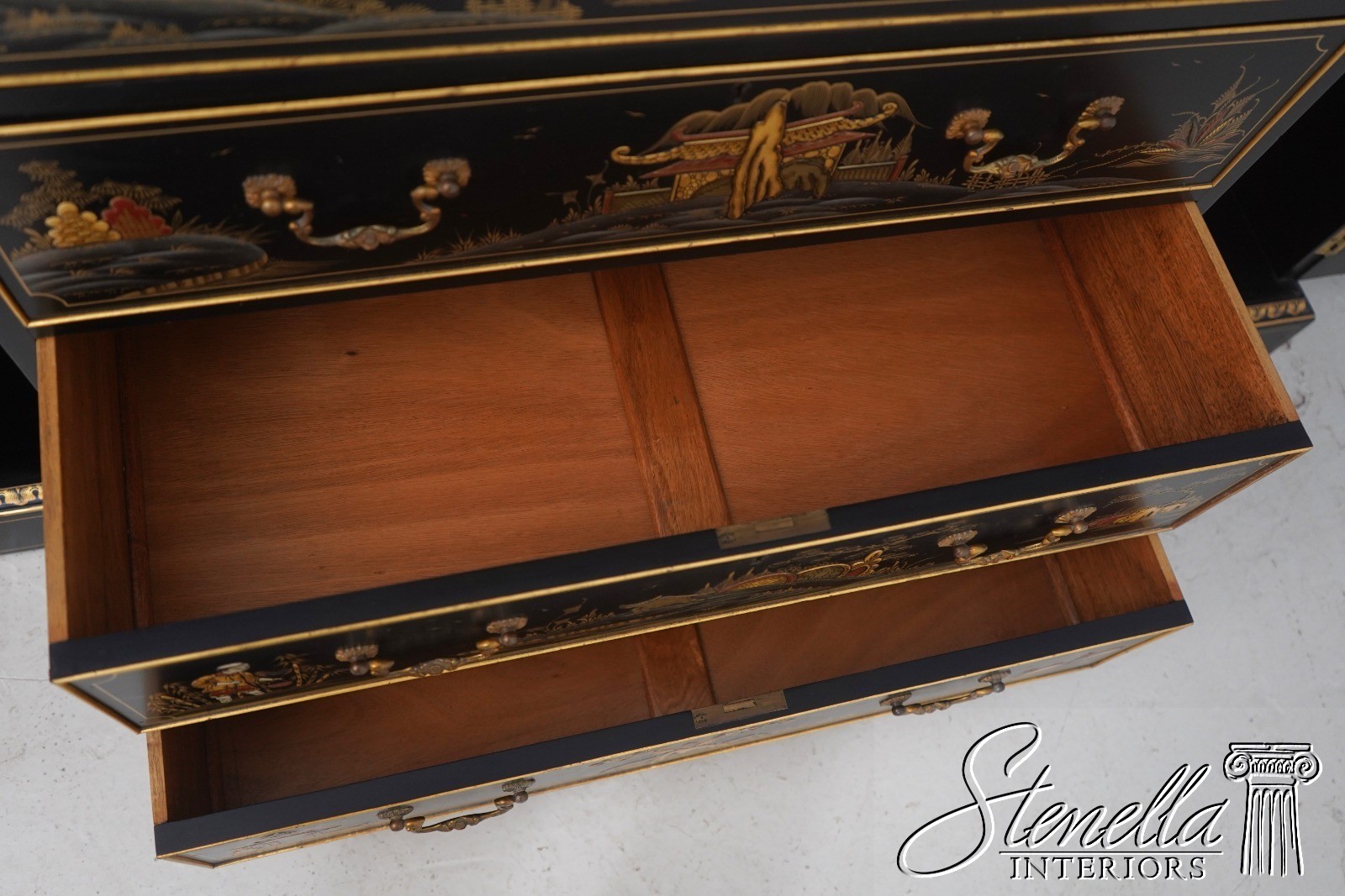 L71522: S. HILLIE English Made Chinoiserie Breakfront Bookcase