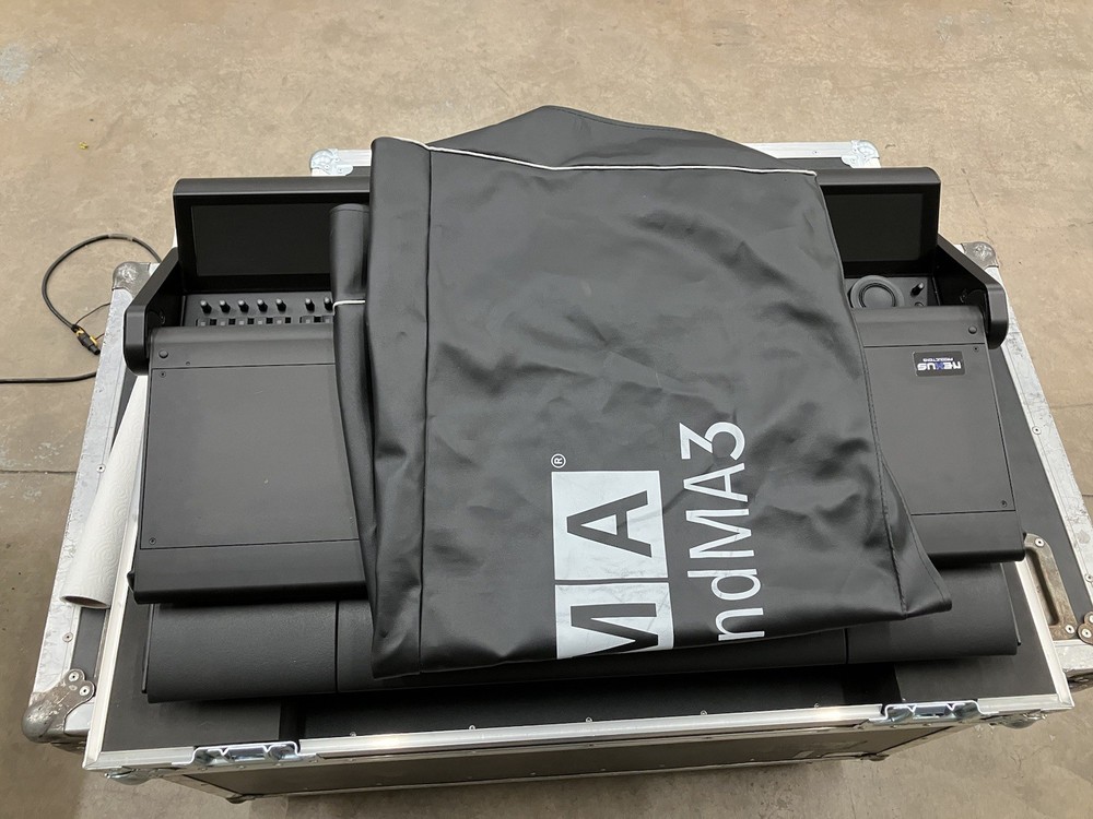 MA Lighting grandMA3 Light Console MA3 with Road Case
