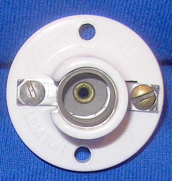 NOS NIB Leviton Candelabra (E12) Lamp Socket