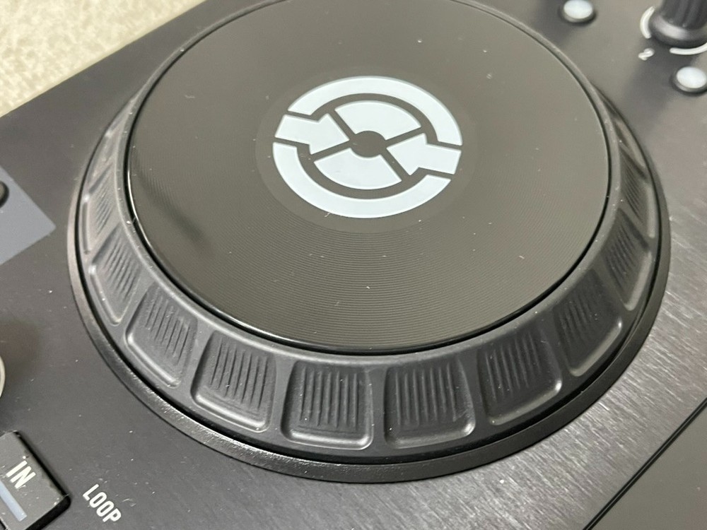 Native Instruments Traktor Kontrol S2 MK1 DJ Controller 2-Channel with Adaptor