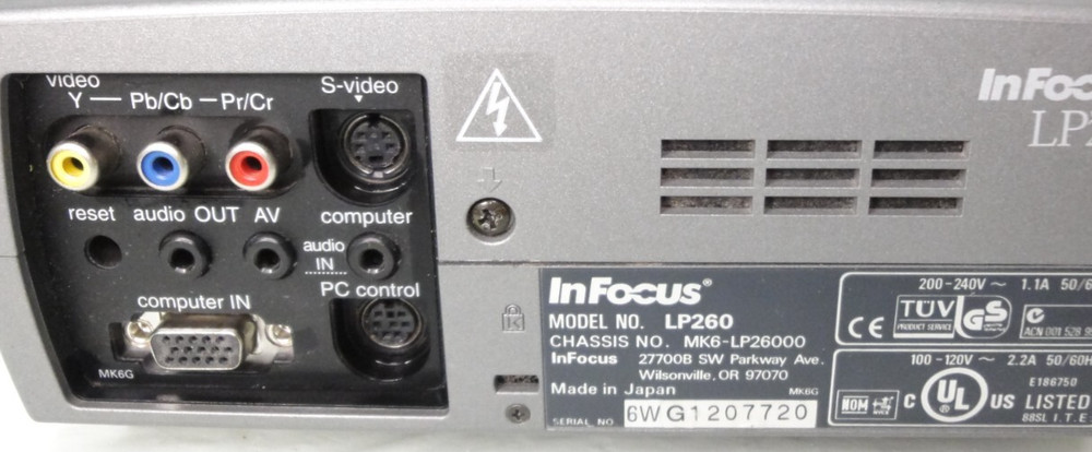 InFocus LP260 SVGA Digital Multimedia Projector WORKING