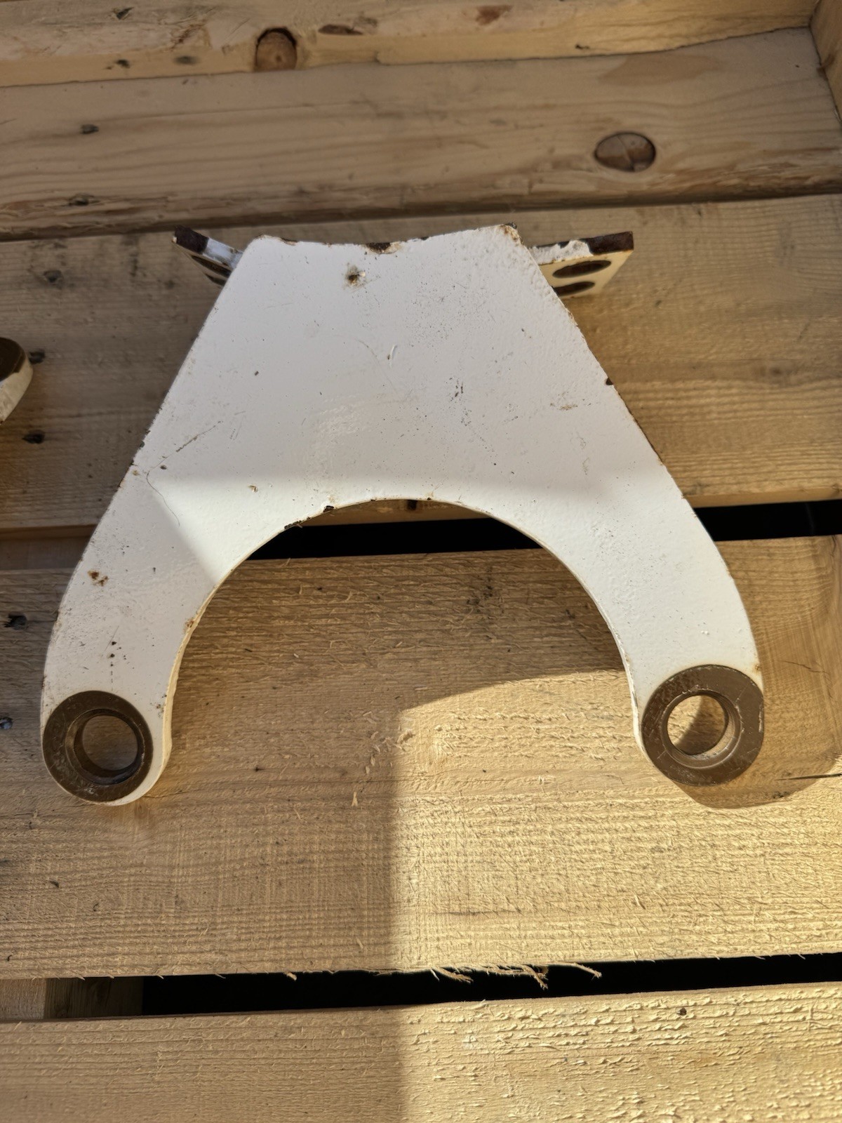 PETERBILT BRACKET-MUFFLER HI MOUNT 14-14768 Right & Left White Both Pair