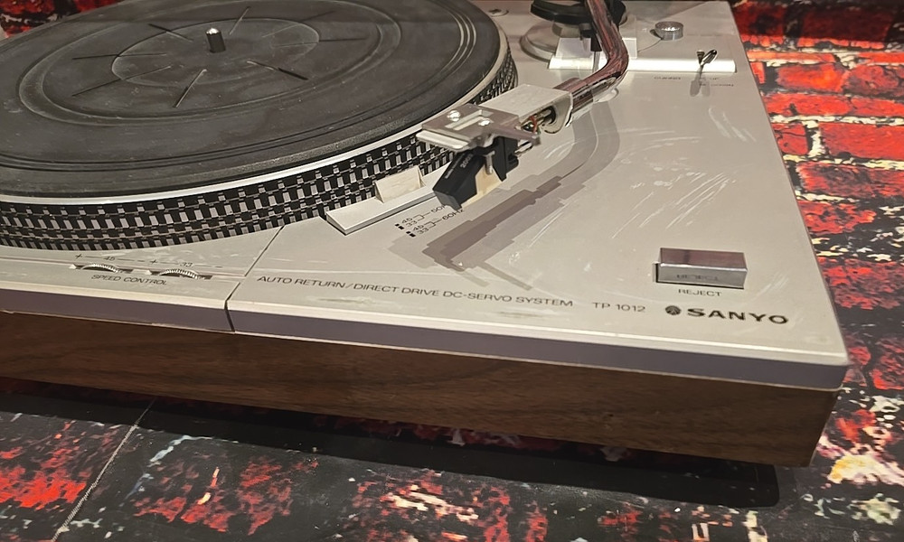 Sanyo Model TP-1012A Direct Drive Turntable - TESTED - NEEDS STYLUS