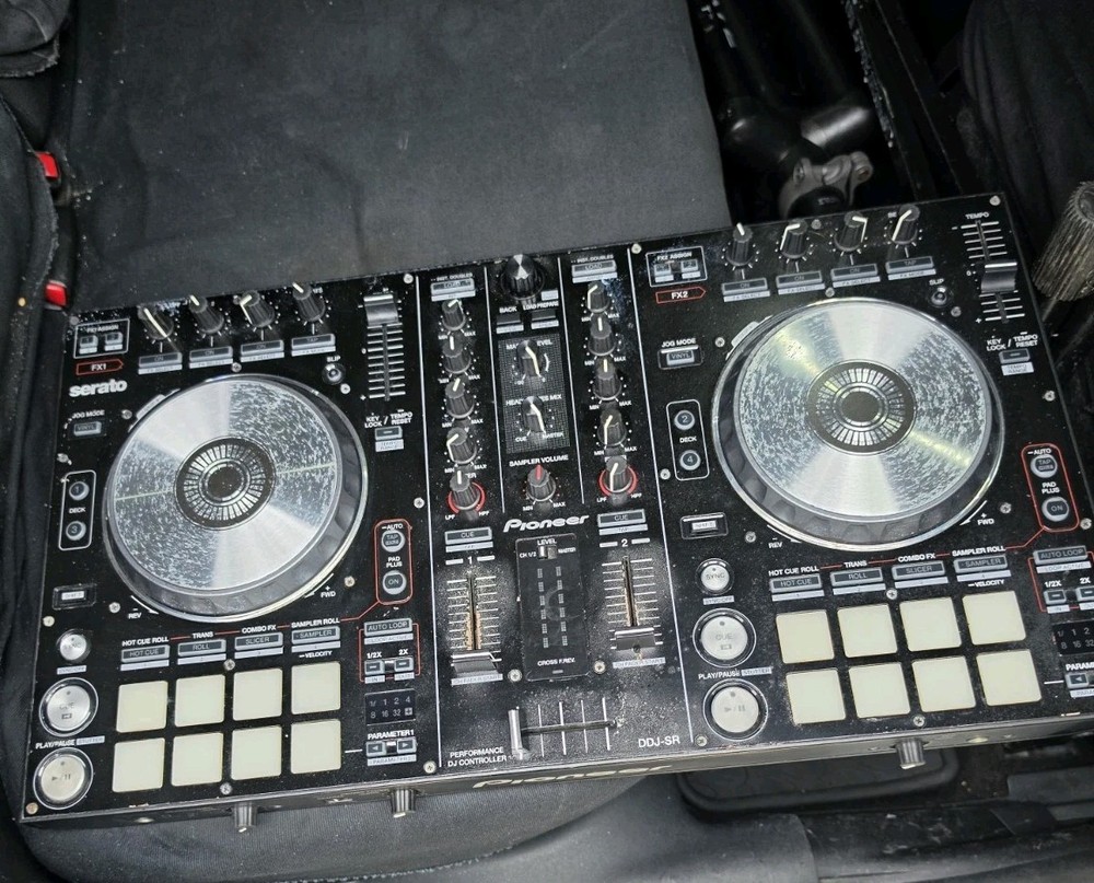 Pioneer DDJ-SR Digital DJ Controller