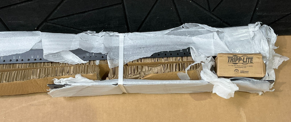 Tripp Lite Open Frame Rack 45U SR2POST ✅ ❤️️ ✅ ❤️ NEW! SEALED! ✅ ❤️️ ✅ ❤️