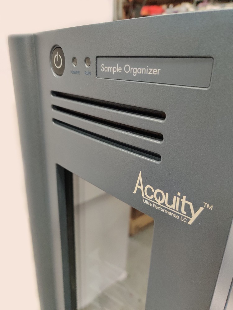 Waters Acquity Sample Organizer UPLC HPLC 8064 samples 40°C, Plate latch Working