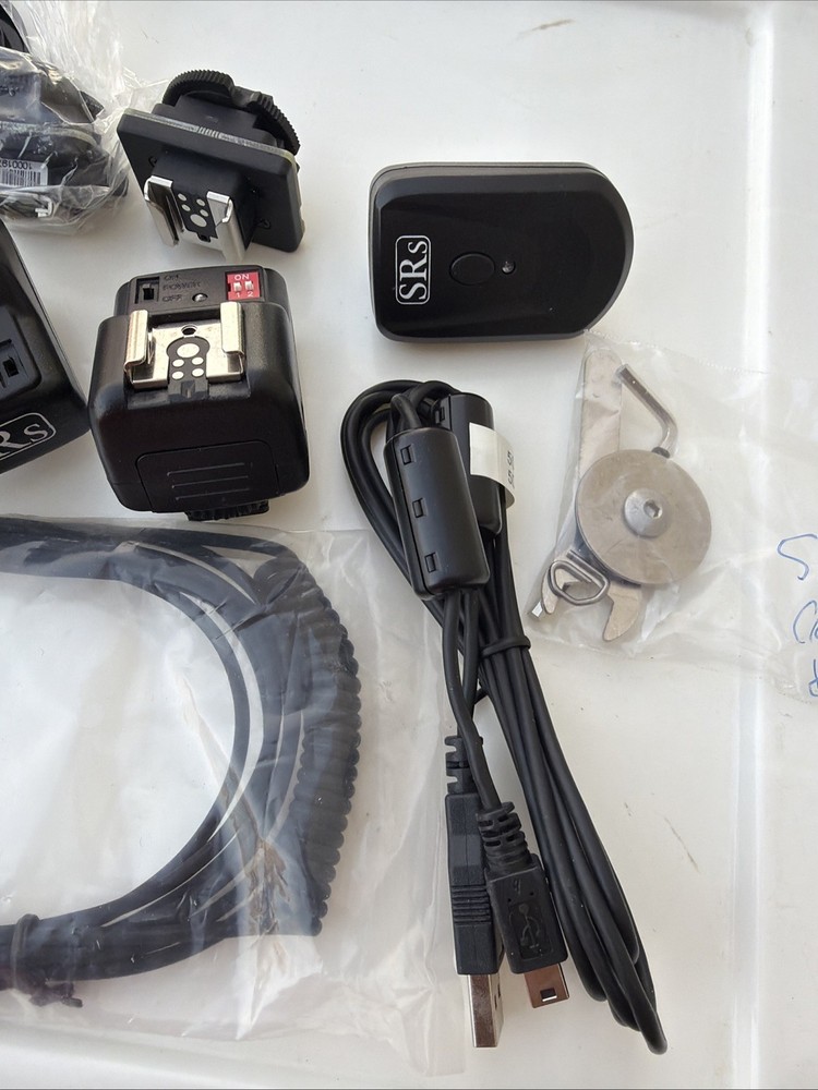 SRs Wireless Flash Trigger Receivers, Remote And Other Camera Lighting Items