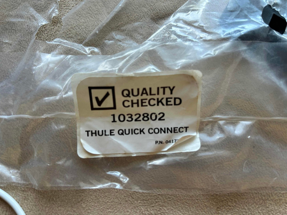 Thule Quick Connect Kit 1032802 - NEW