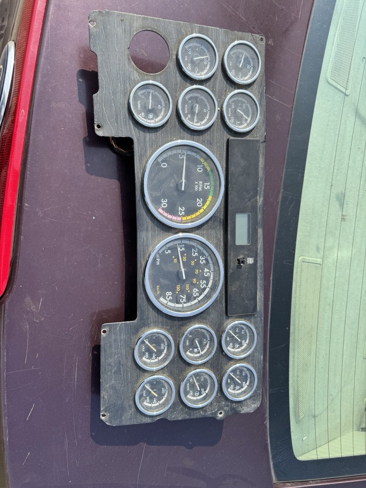 Frightliner cluster Dash