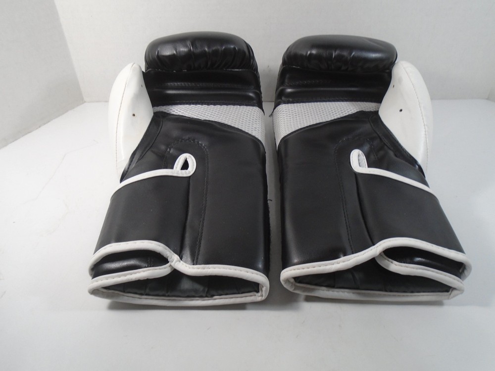9 ROUND BOXING GLOVES (LOOK)