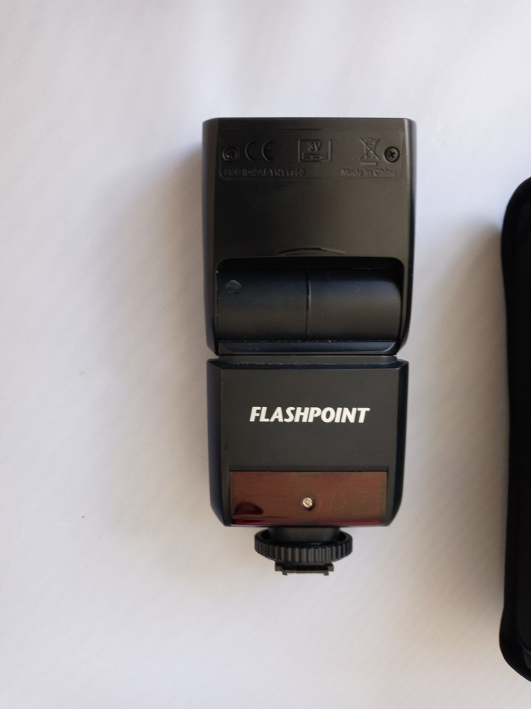 Flashpoint Zoom Mini R2 Camera Flash Black with case