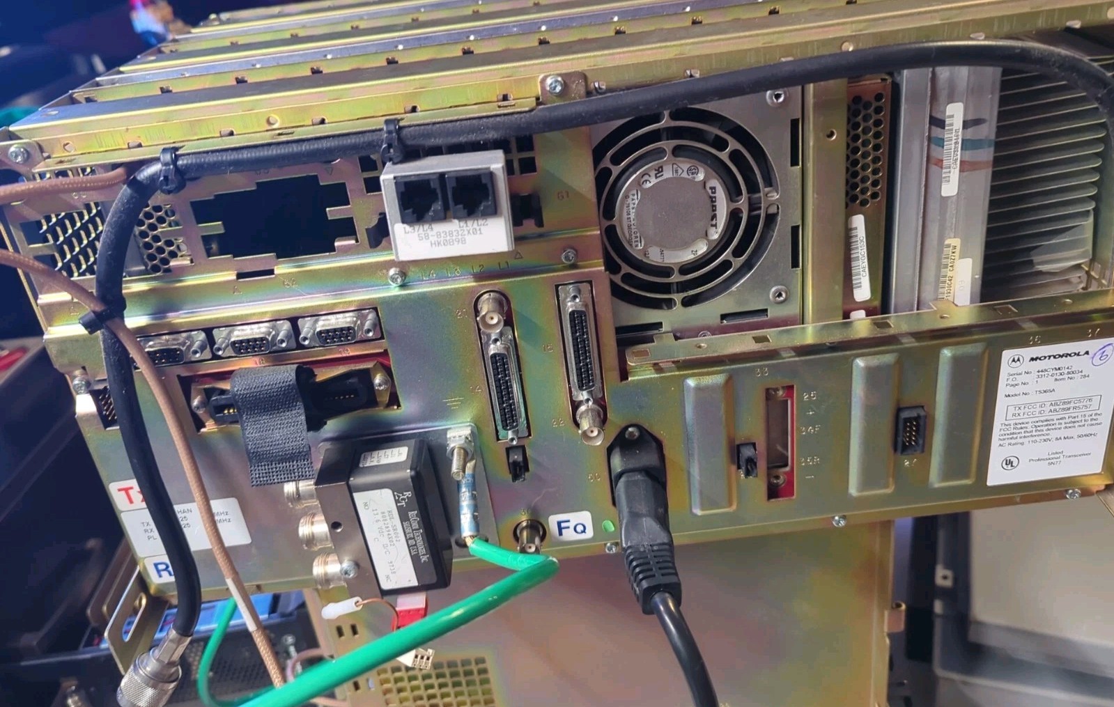 MOTOROLA QUANTAR T5365A BASE STATION RADIO REPEATER 800MHZ 100W