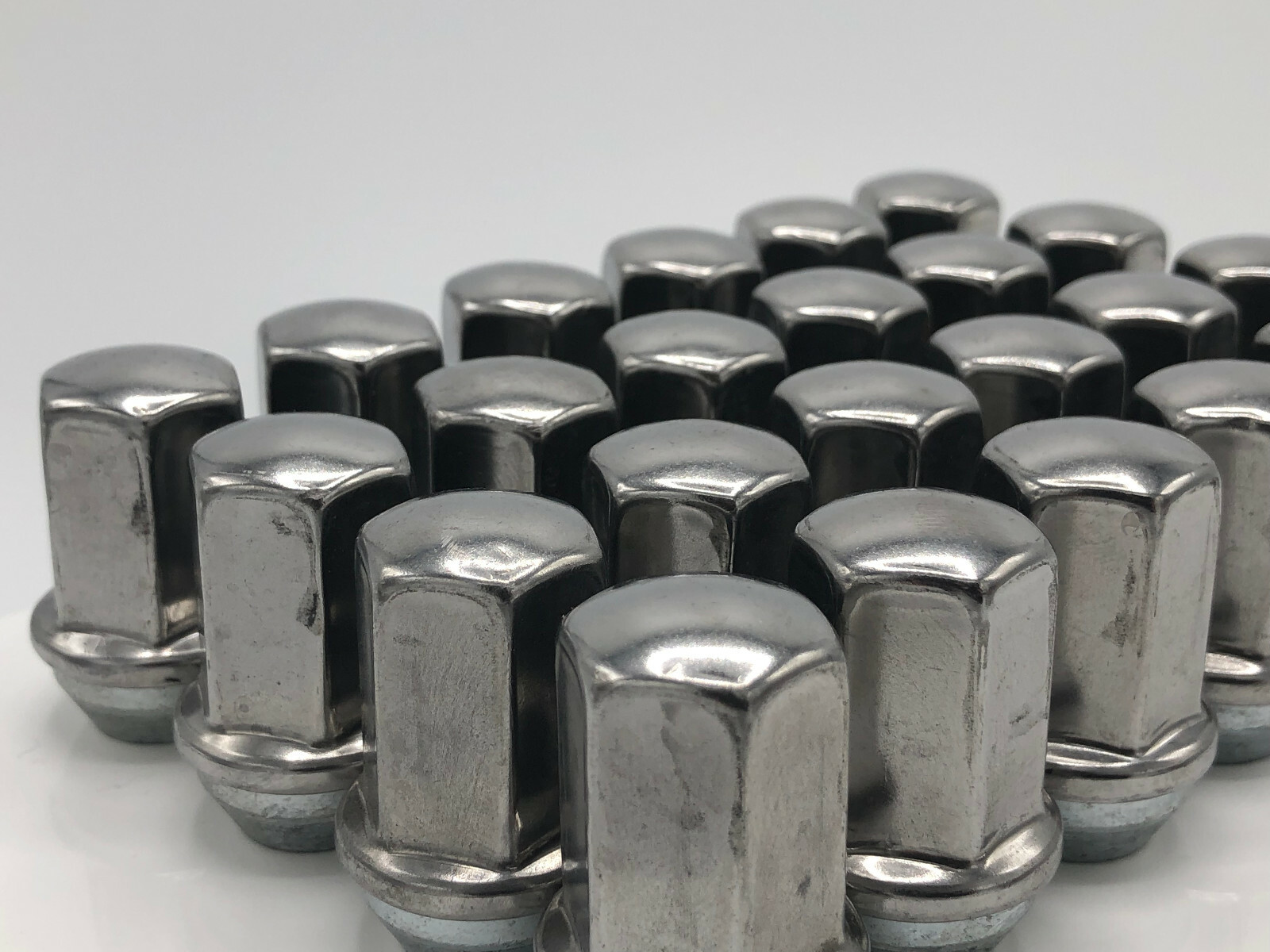 24 Chevy Silverado Suburban Tahoe Avalanche Factory OEM Chrome 14x1.5 Lug Nuts