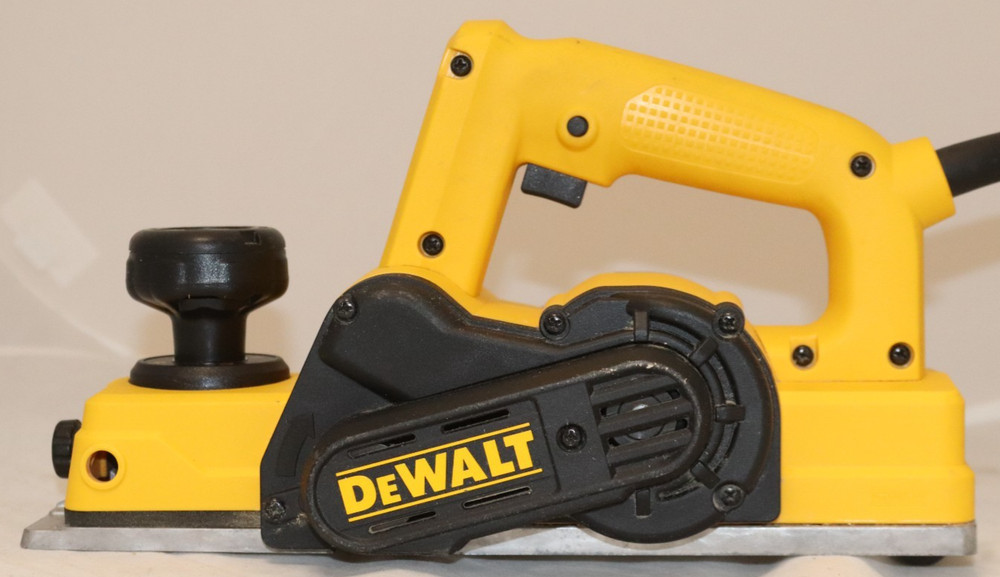 DEWALT PLANER D26676